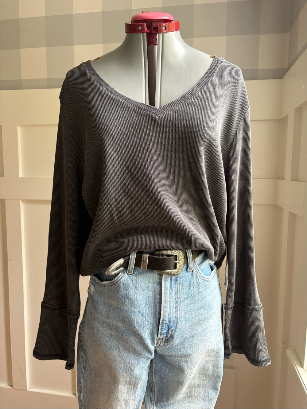 Escape Waffle Ribbed V-Neck Long Sleeve Top - Gray XL